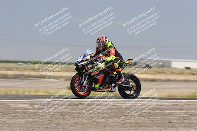 media/Aug-03-2025-TrackDaz (Sun) [[bf4a71acf9]]/A Group/12pm (Wheelie Bump)/